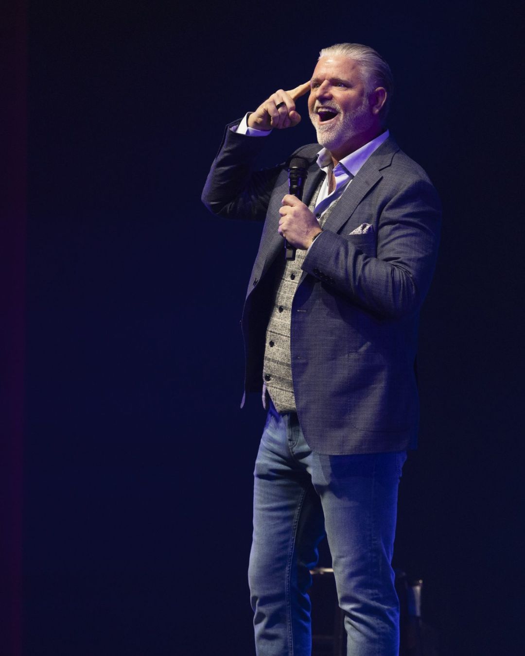 Dominic Paquet, veteran Quebec stand-up comedian on tour
