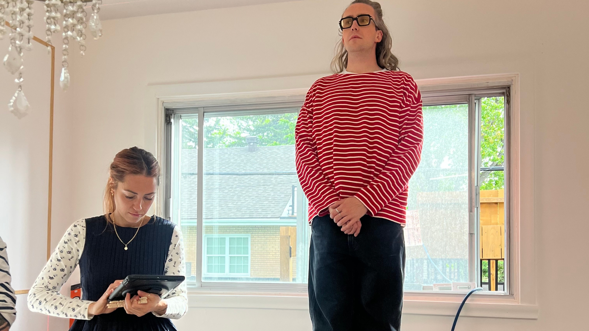 Pézie Baudin et Mathieu Dufour en tournage sur le plateau de Méchant changement