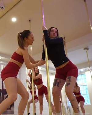 Alexane Pelletier pole-dance Instagram reel, One Way agency