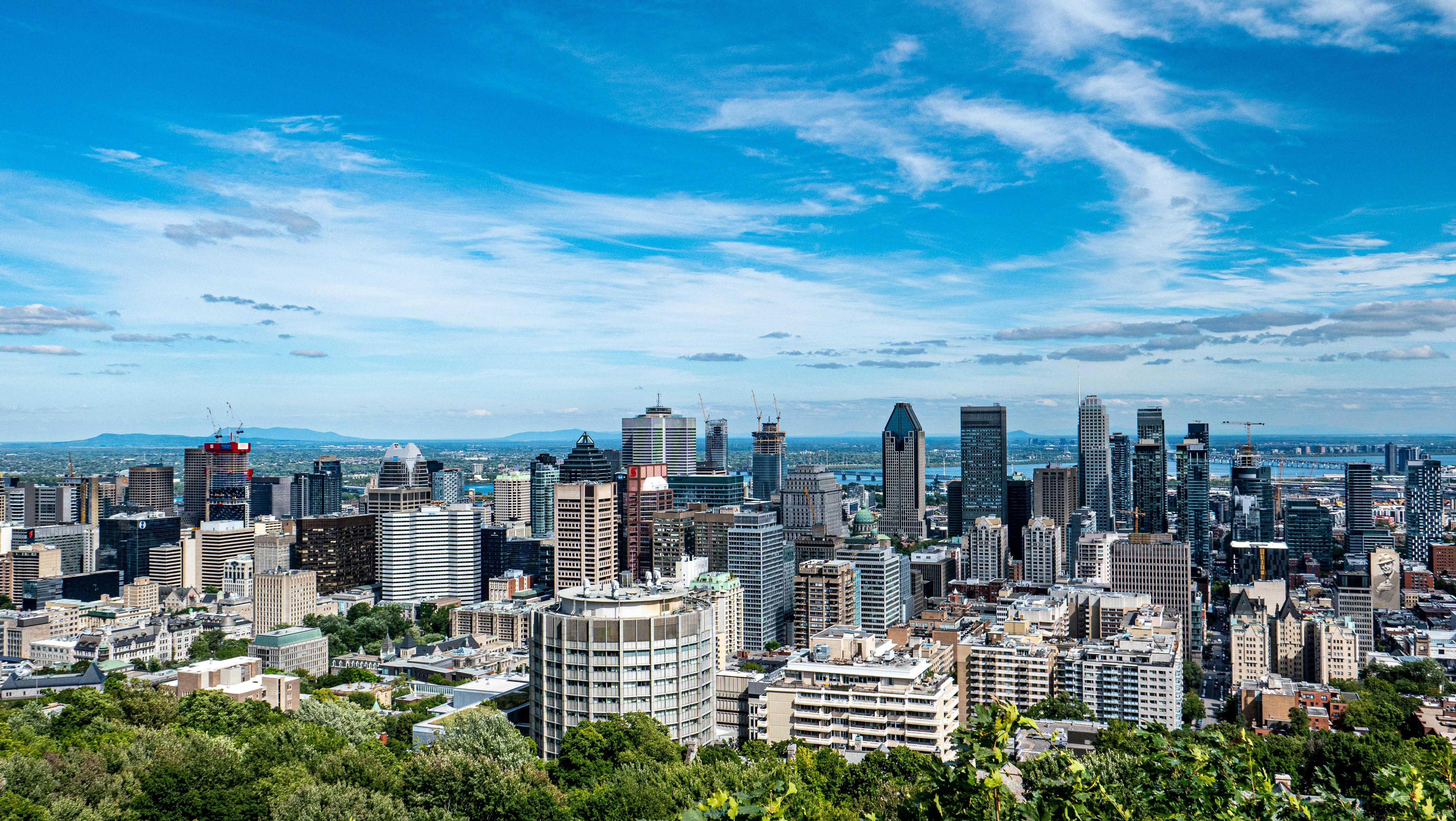 Horizon du centre-ville de Montréal au crépuscule, ville des agences de médias sociaux et de marketing d'influence