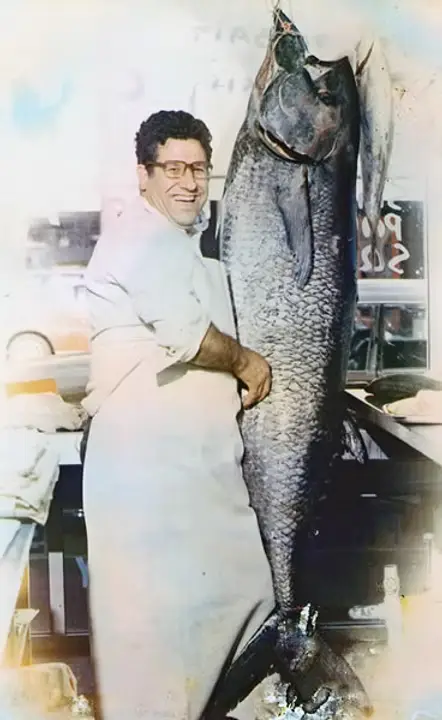 40 years at the helm, Peter saw it shape into the Cantabrian institution that it is today—raising a family, growing a business, and enjoying tight-knit relationships with local fishermen and smaller fishing companies.