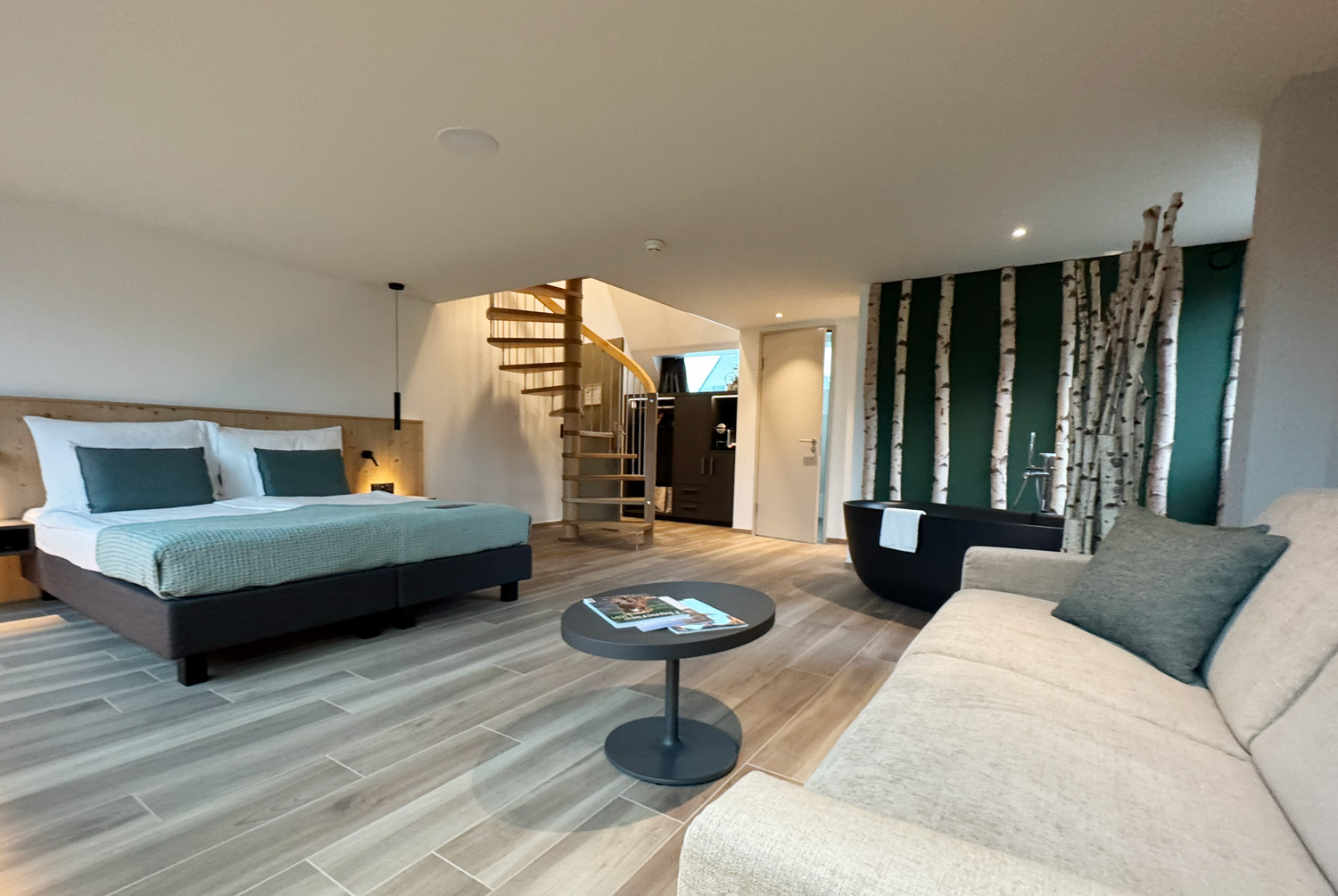 Die neuen Wellness Suiten im Deltapark Vitalresort laden zum Auftanken und Geniessen ein.