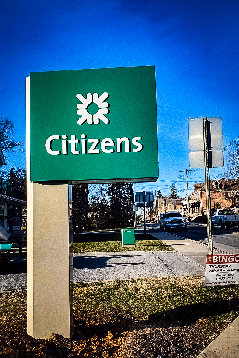 Banking & Financial Institutions Pole Signs