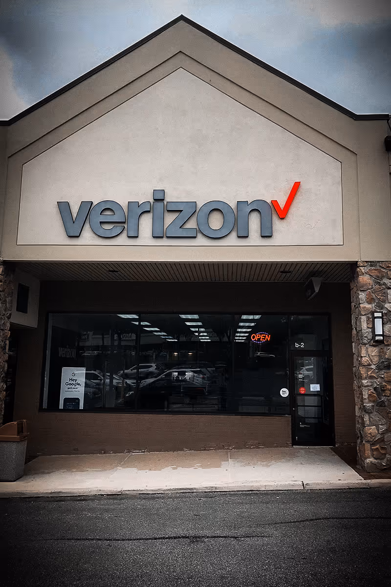 Retail & Shopping Centers Channel Letter Signs