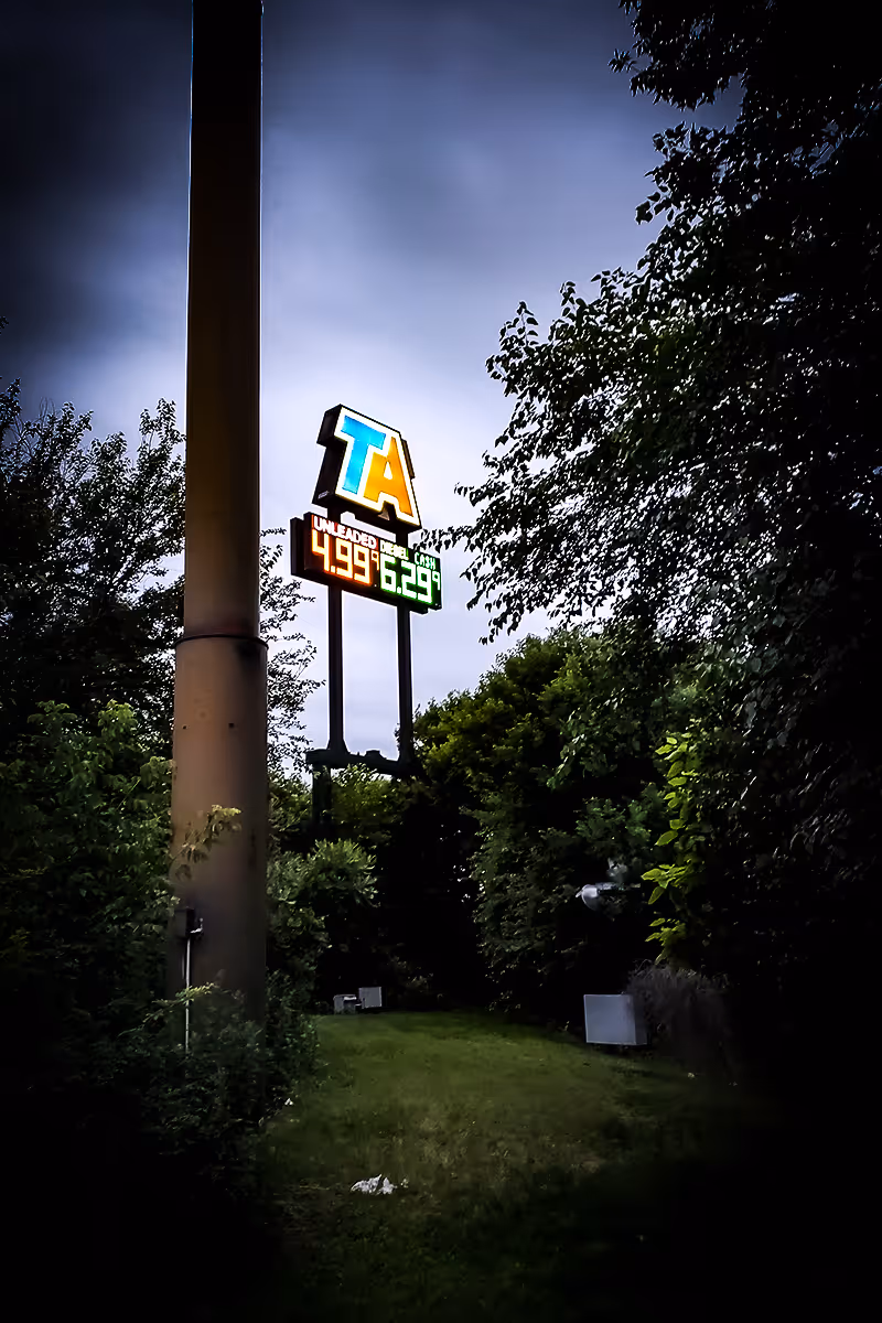 Convenience Stores & Fuel Stations Sign Cabinets