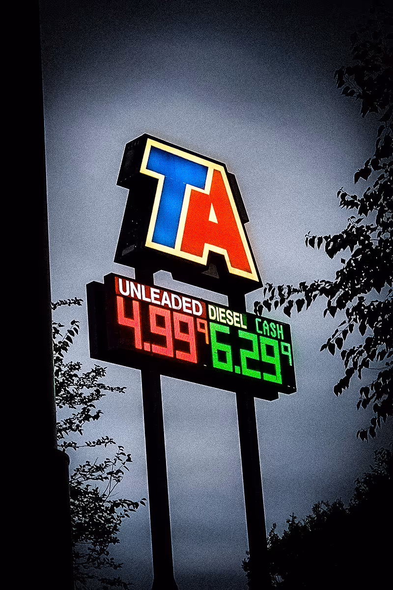 Convenience Stores & Fuel Stations Sign Cabinets