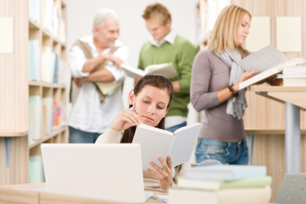 A photo of the people in the library.