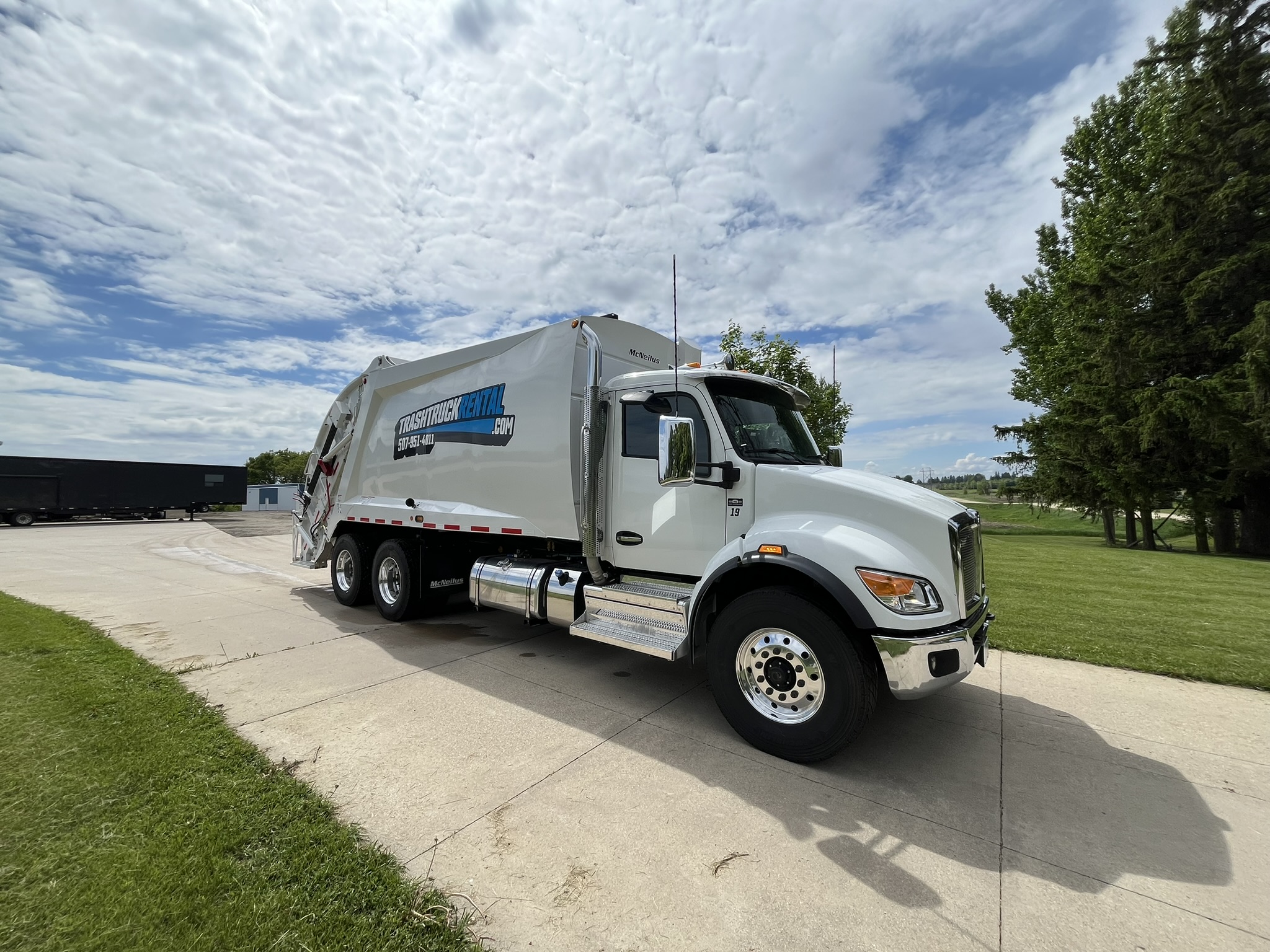 Pac-Tech rear load garbage truck side profile#1.3