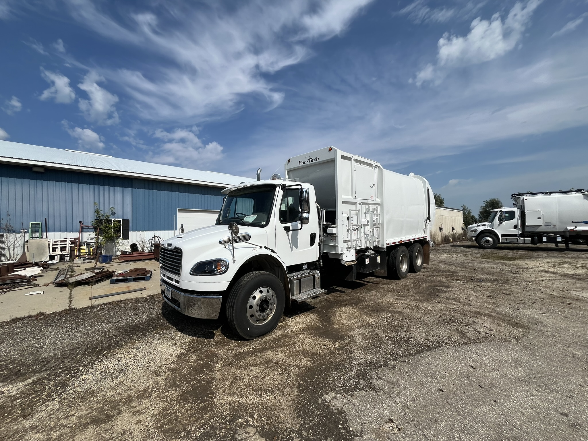 Pac-Tech rear load garbage truck side profile#1.3