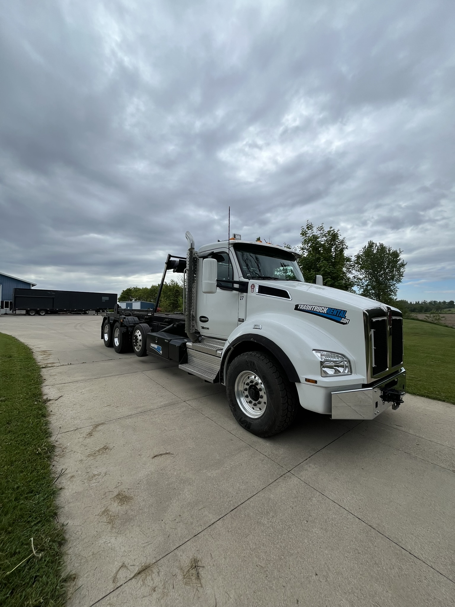 2024 Freightliner M2 Pac-Tech rear load garbage truck front view#1.3