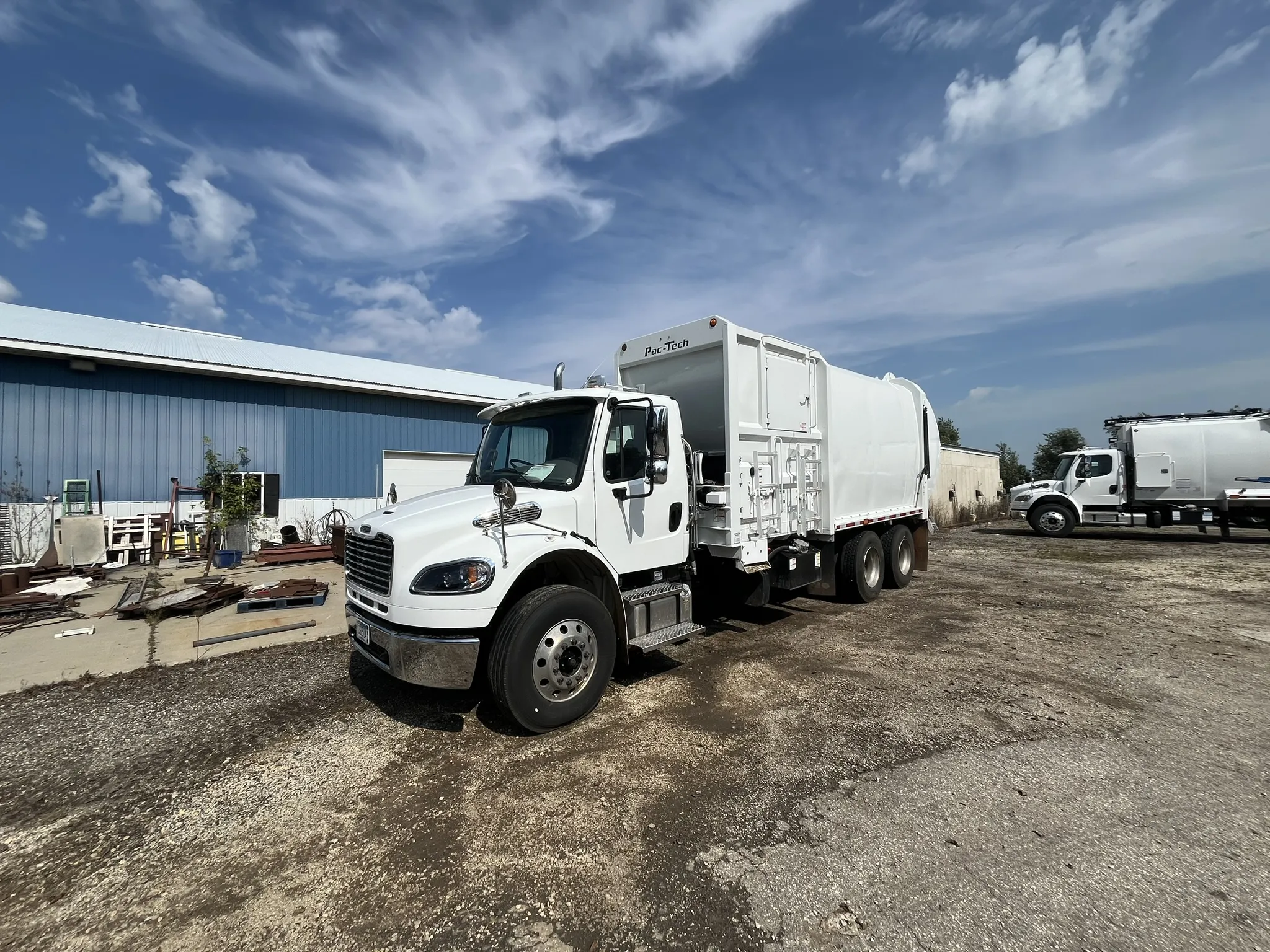 Pac-Tech rear load garbage truck side profile#1.3