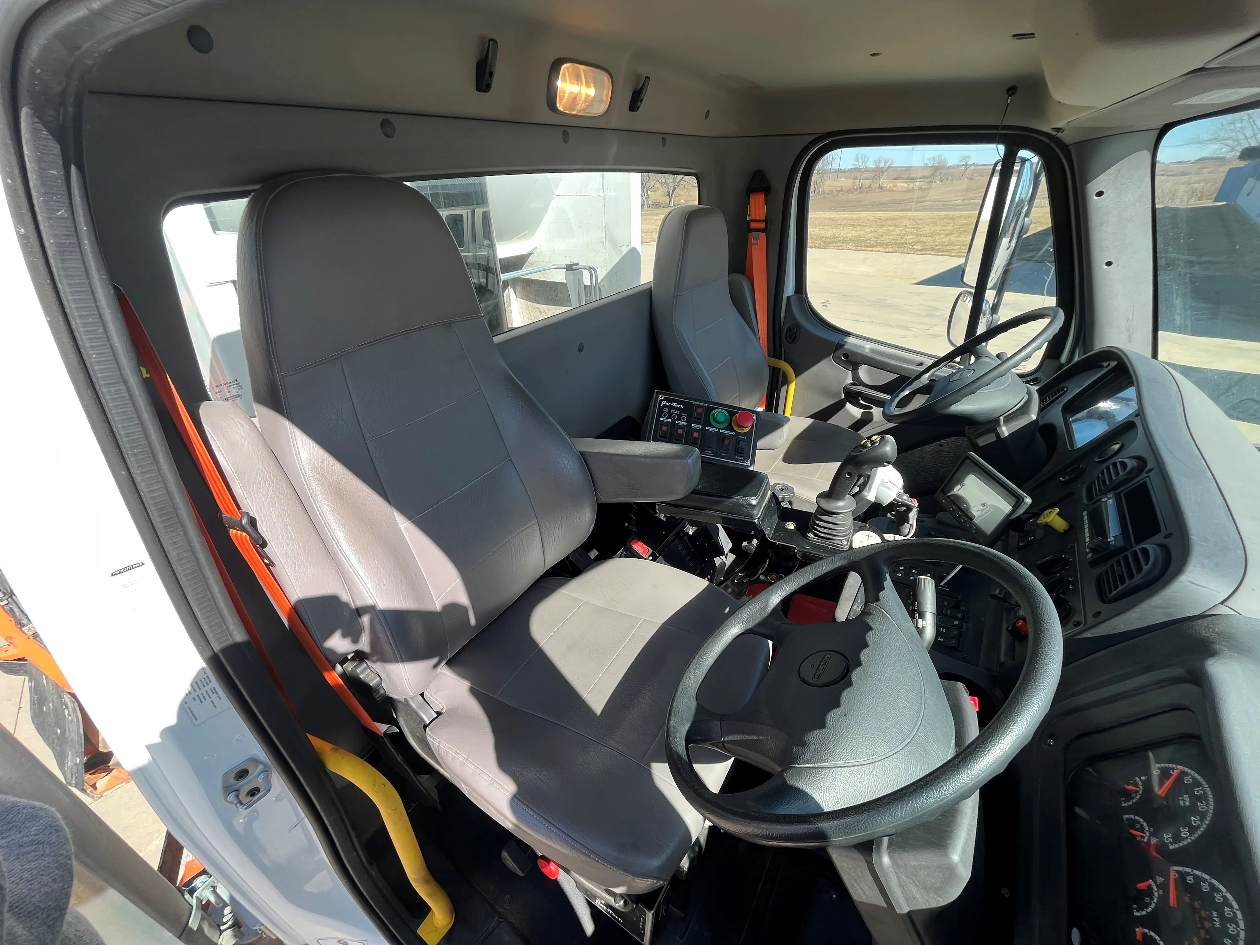 Pac-Tech engine bay and specifications#1.3