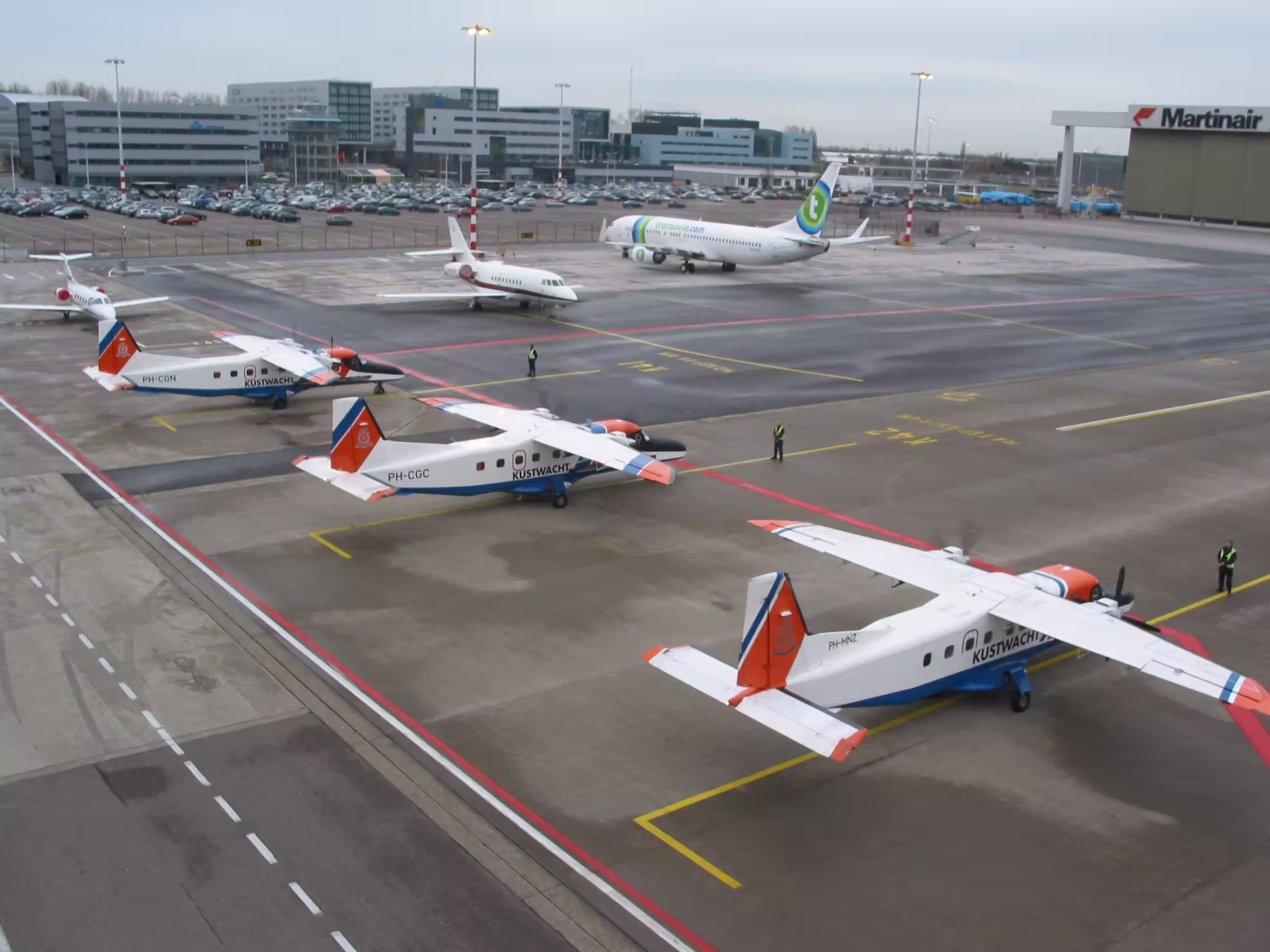 Original JetSupport hangar facility at Schiphol Airport during the early years of operation