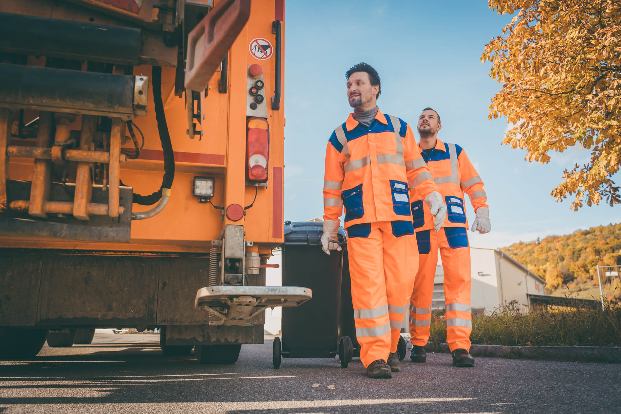 The Cost Breakdown: Renting vs. Buying a Garbage Truck for Your Business