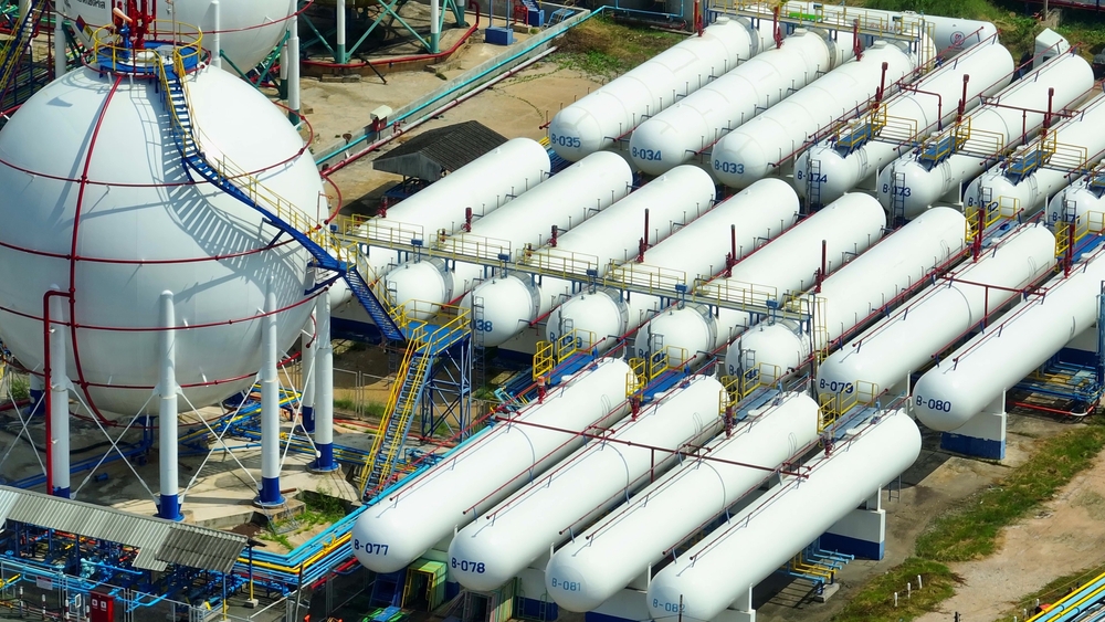 AZEC MoUs often include fossil-based infrastructure such as LNG. Photo Credit: Andromeda Stock / Shutterstock