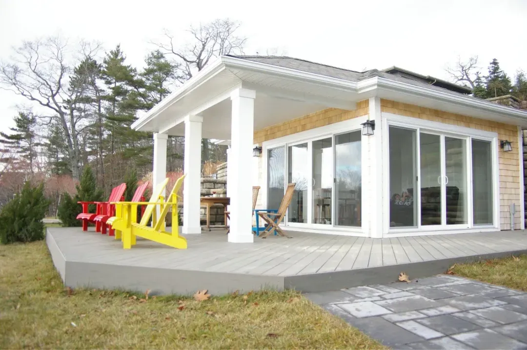 Detached in-law suite with its own covered entrance and deck