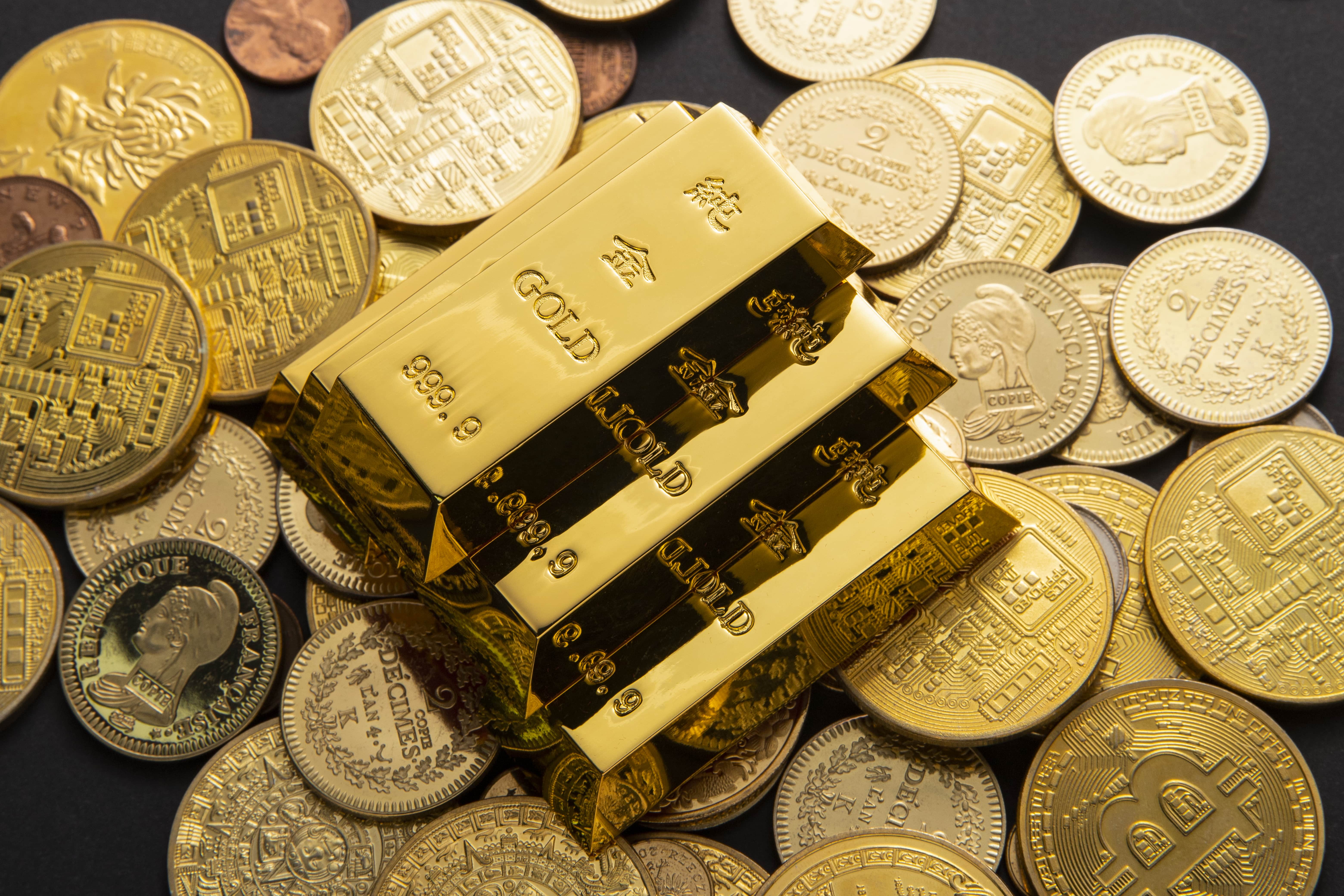 Gold Bonds vs. Gold Coins: Smarter Choice for Investors