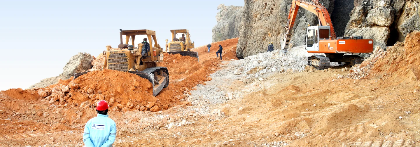 Amcorp Working on contraction site.