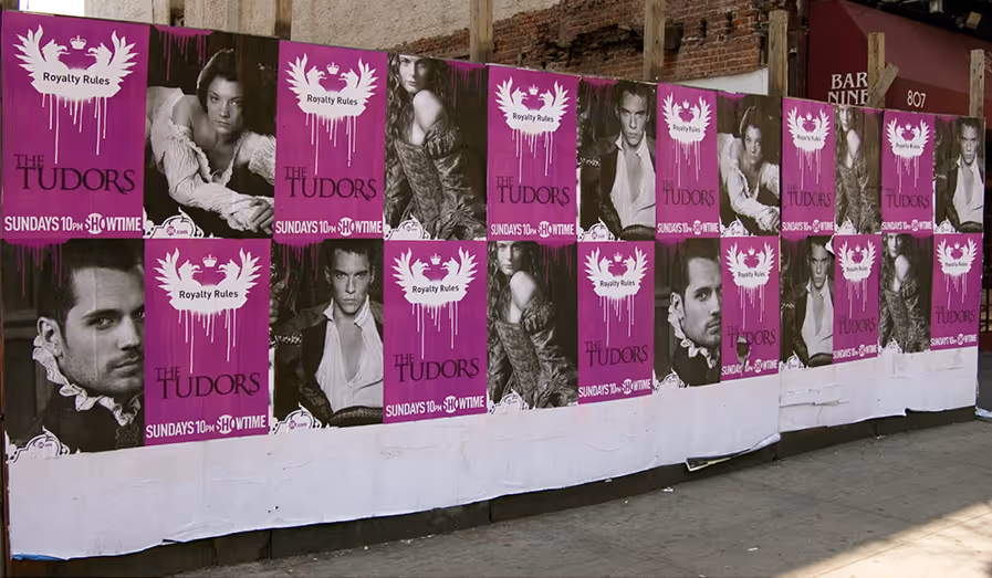 Emmy-nominated The Tudors New York City wild poster campaign featuring graffiti-style dripping crown design meets delicate royal portraits, starring Jonathan Rhys-Meyers, Henry Cavill, and Natalie Dormer for Showtime. Art Director Myriam López.