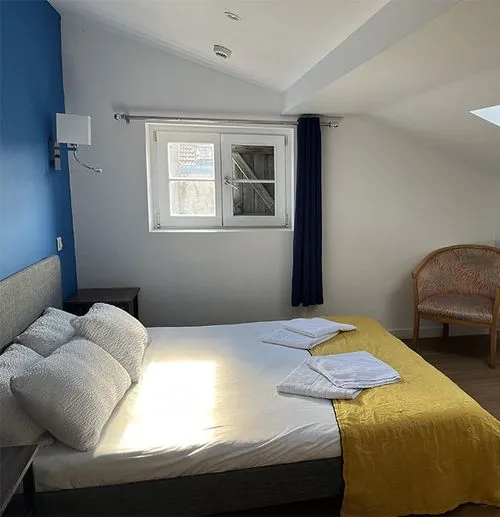 Chambres confortables à Hostel20 Bayonne, hébergement privatif ou partagé selon vos besoins