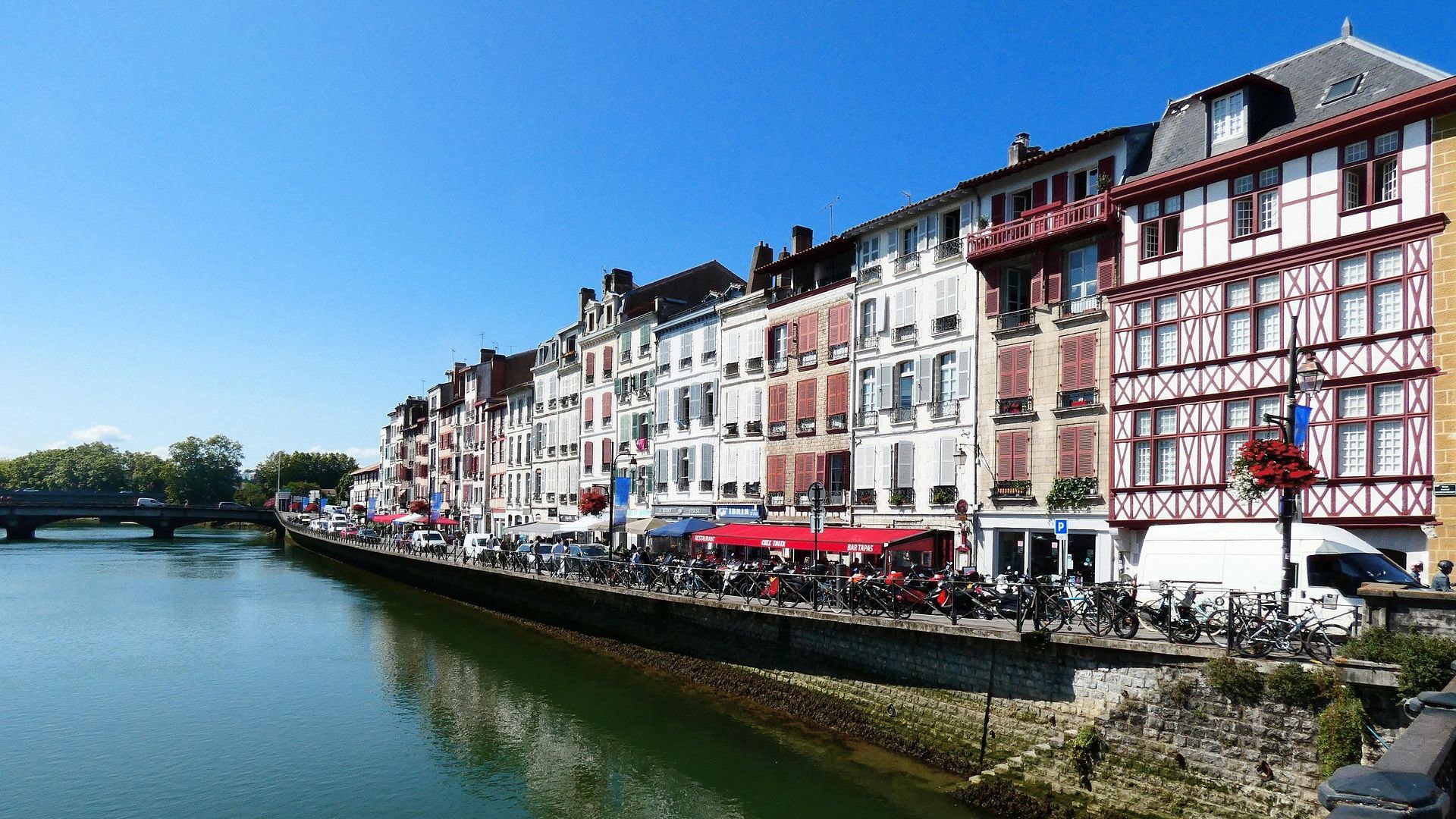Les incontournables d’une ville basque entre tradition et douceur de vivre