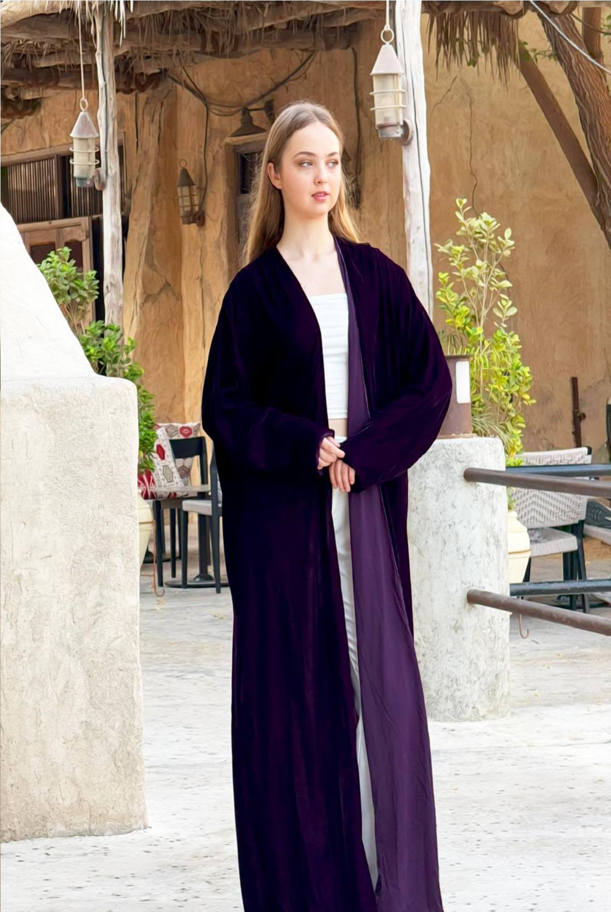 A free-sized abaya that brings artistry to attire, Royal Rouge Abaya is made in a stunning ombré finish. Gradually shifting hues lend movement and depth, delivering a captivating, head-turning look while staying true to modest fashion ideals.