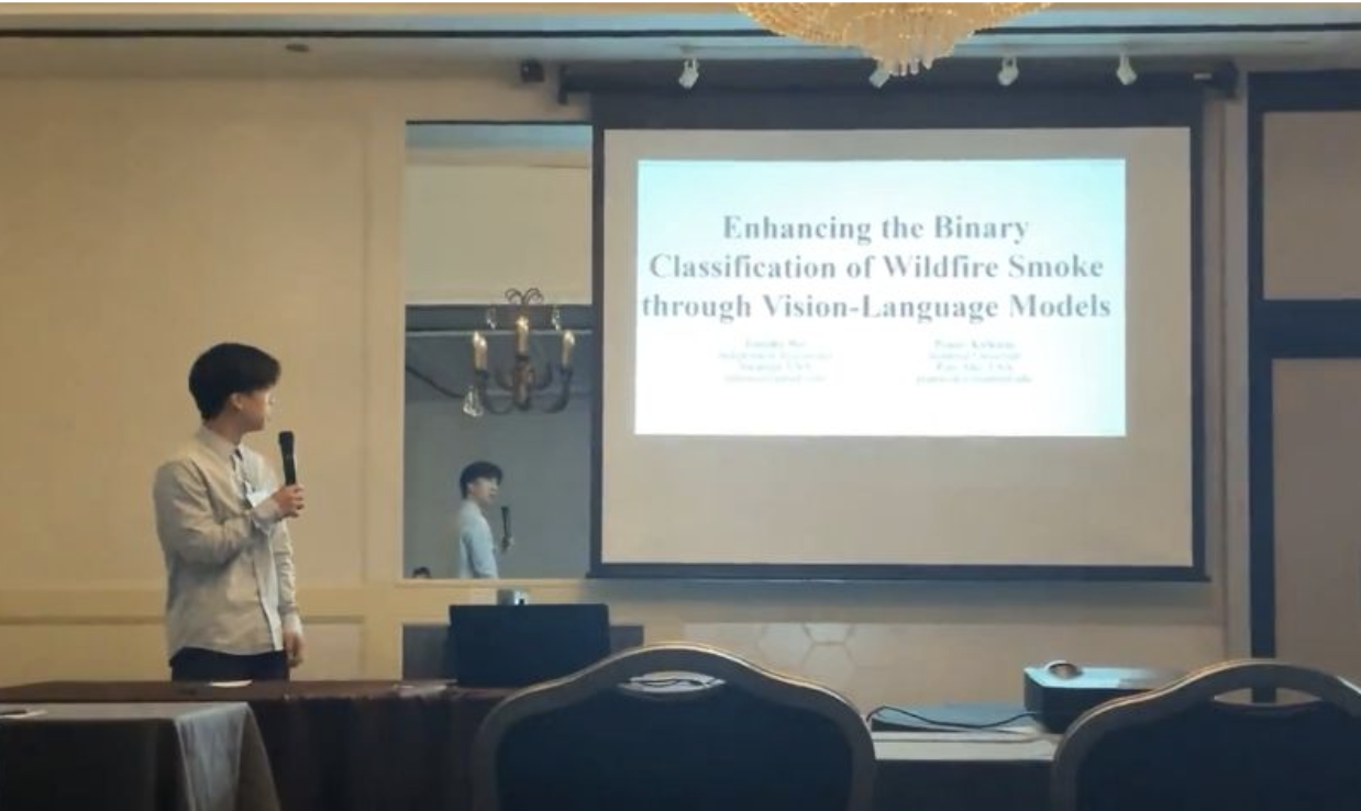 An Echelon Scholars mentor presenting research at a conference session
