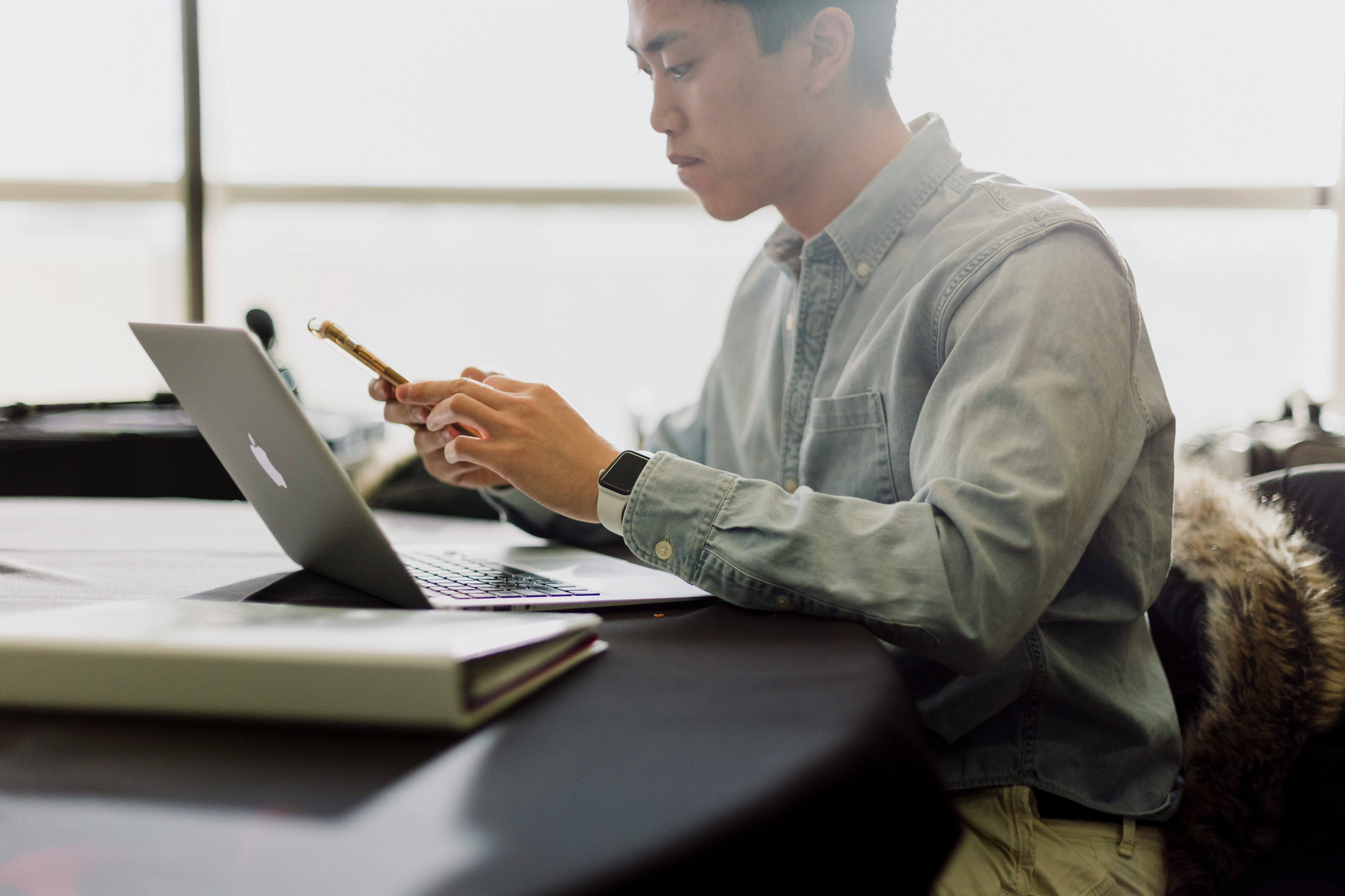 Student conducting online reearch
