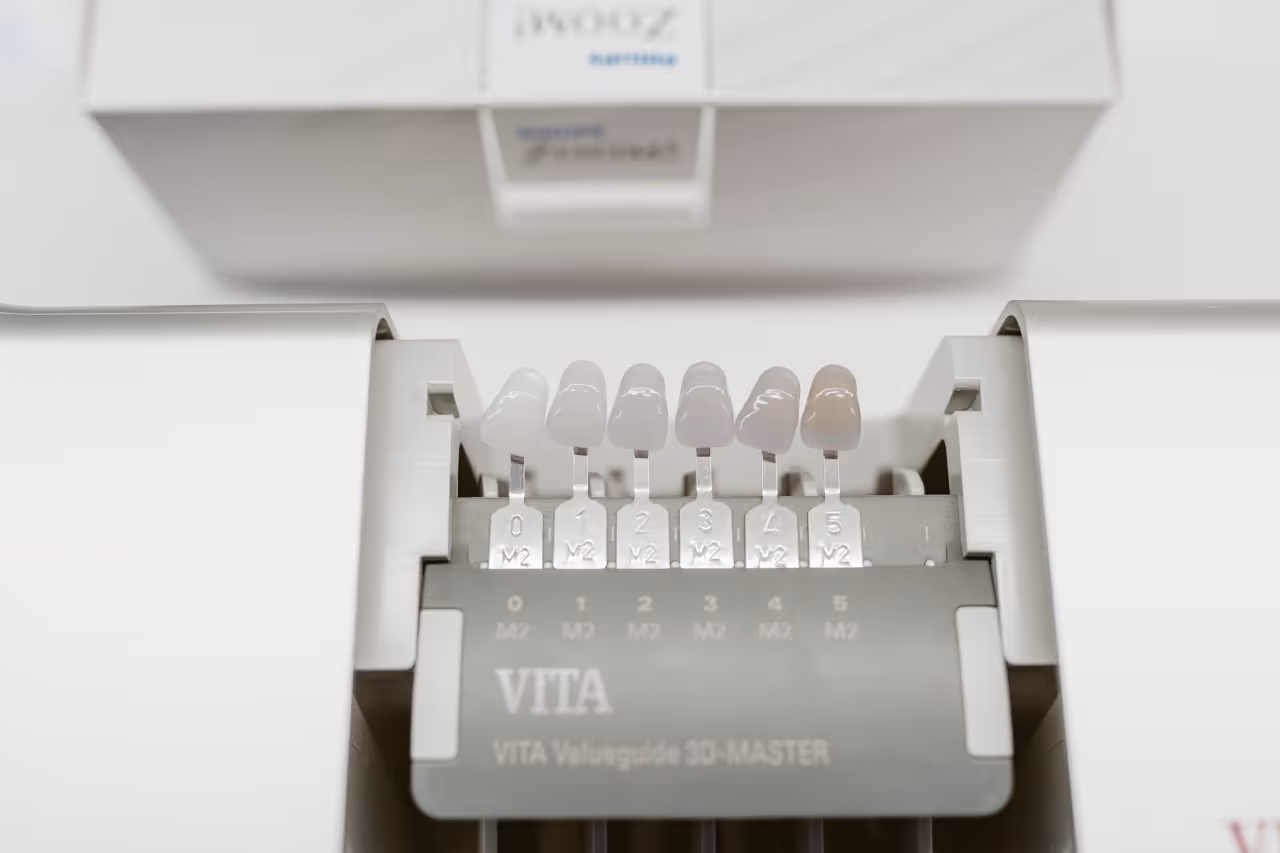 ZOOM teeth whitening shade guide tabs used to track whitening results