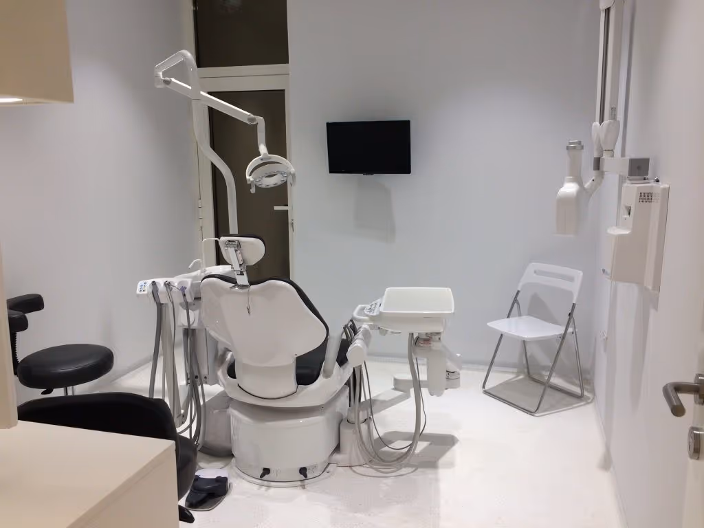 maida smiles dental room