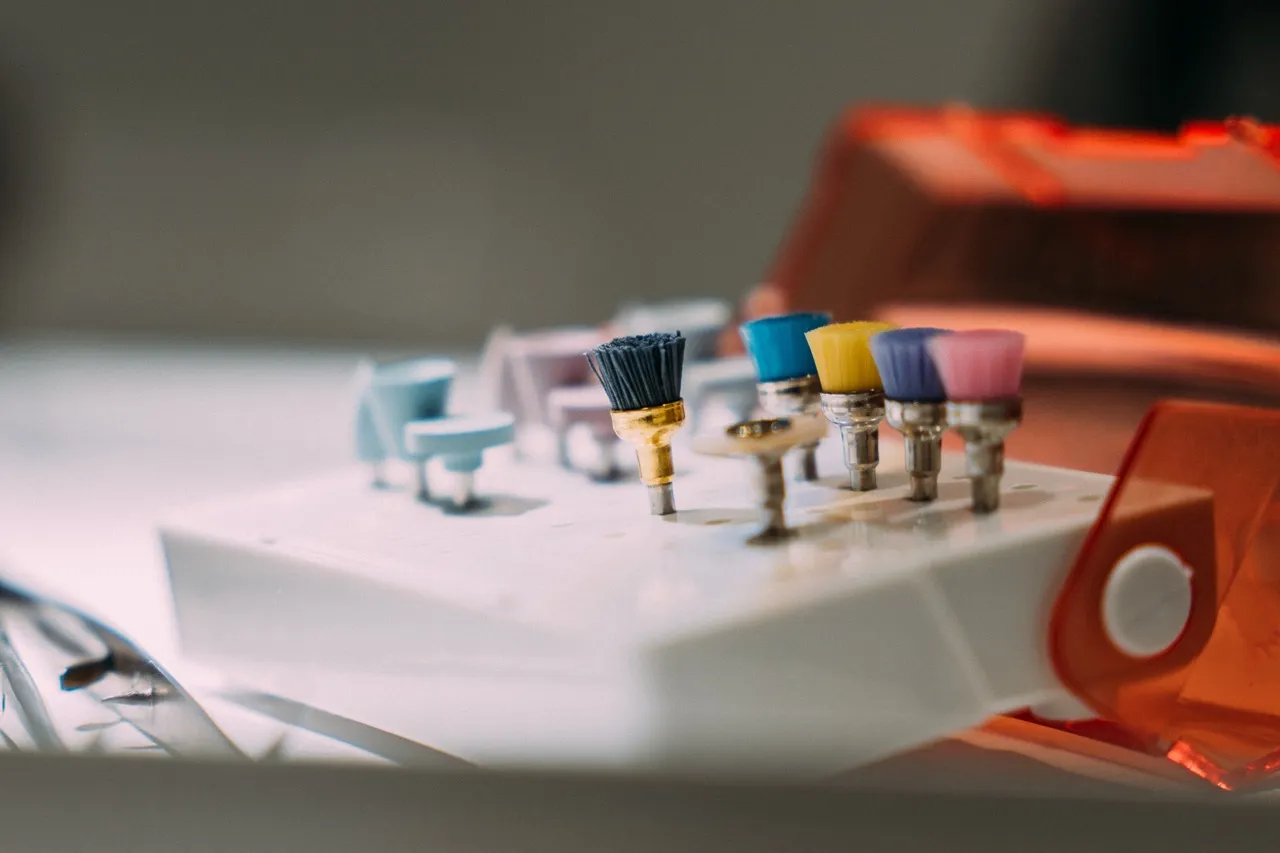 Dental implant treatment slide at Maida Smiles dental clinic, Maida Vale, London