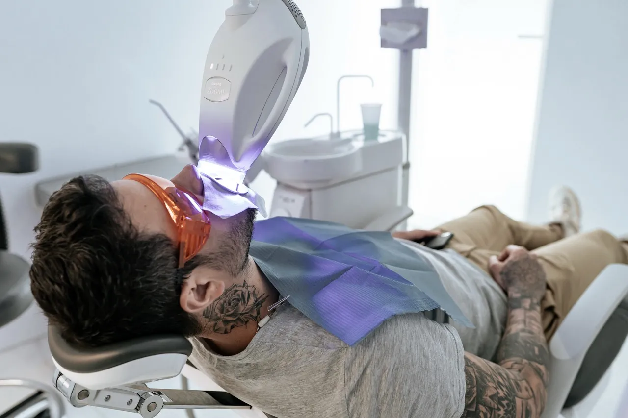 Dental implant treatment slide at Maida Smiles dental clinic, Maida Vale, London