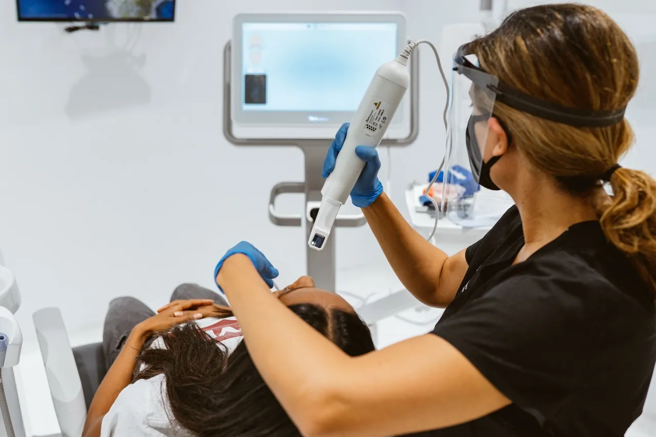 Dental implant treatment slide at Maida Smiles dental clinic, Maida Vale, London