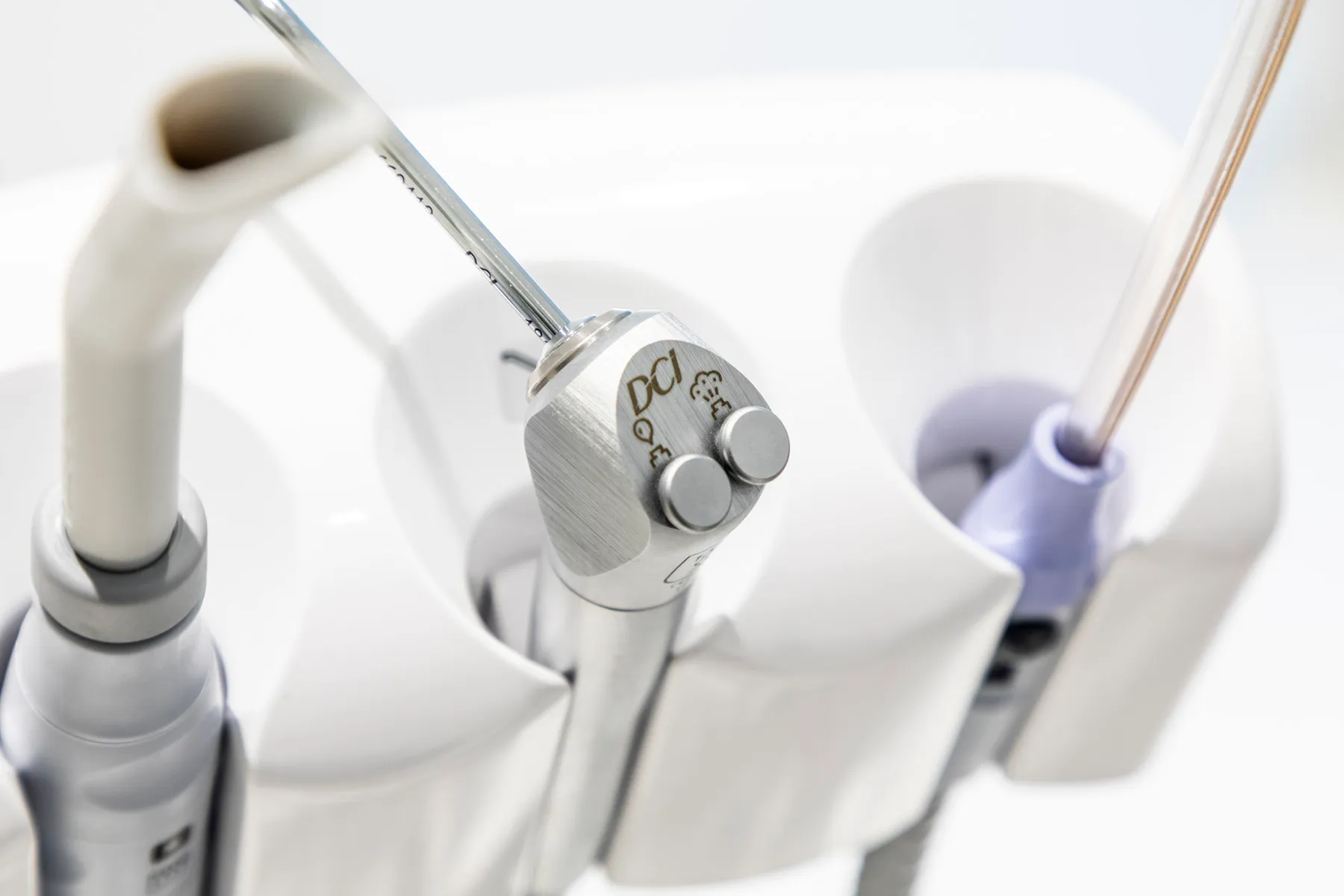 Cover image for the blog post "How to relieve dental pain" — Maida Smiles dental clinic, Maida Vale, London