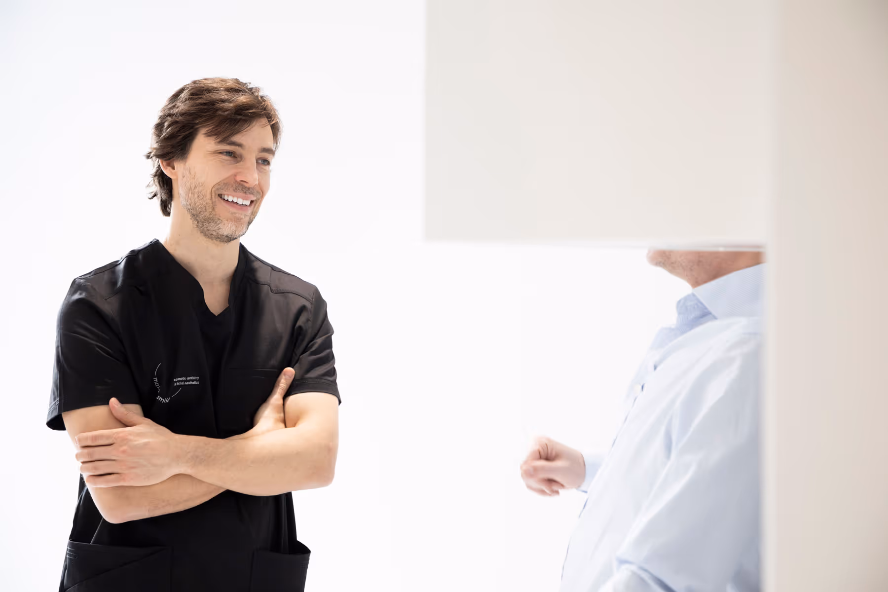 Imagem de capa do artigo «Implantes Dentários - O Que Deve Esperar» — clínica dentária Maida Smiles, Maida Vale, Londres