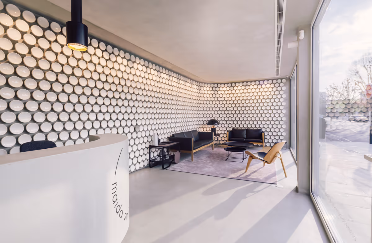 Imagem de capa do artigo «Surface Design Awards 2021: Maida Smiles vence categoria» — clínica dentária Maida Smiles, Maida Vale, Londres
