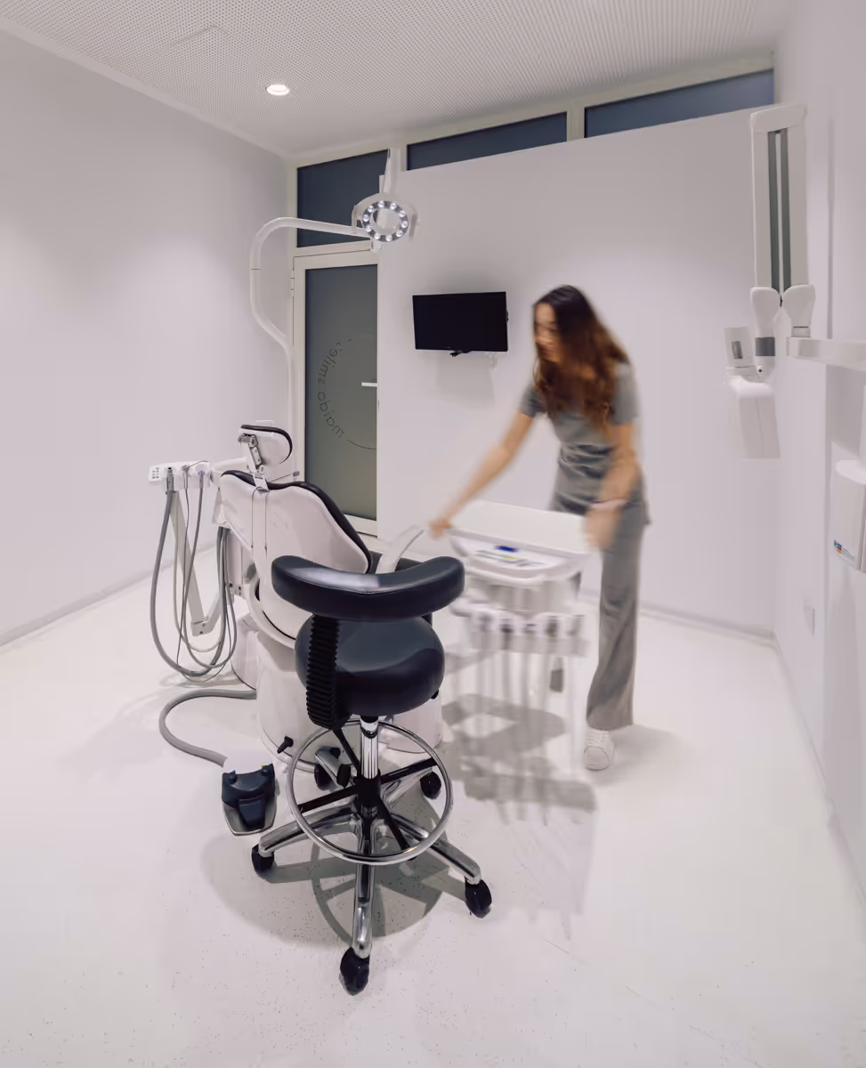 Aparelhos autoligáveis: tratamento na Maida Smiles, clínica dentária em Maida Vale