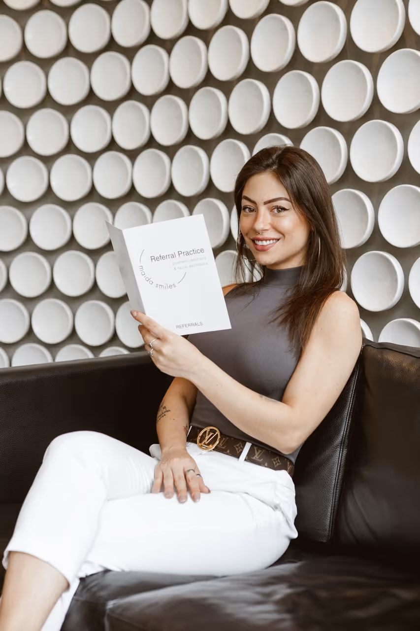 Imagem de capa do artigo «Opções de tratamentos estéticos para criar o seu sorriso perfeito» — clínica dentária Maida Smiles, Maida Vale, Londres