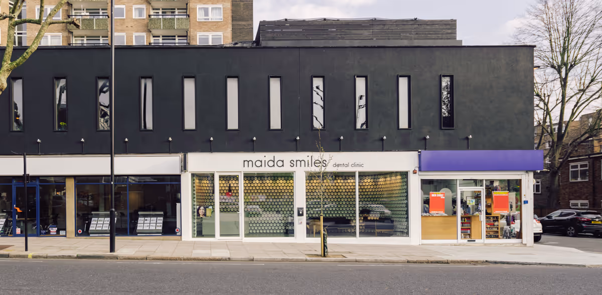 Imagen de portada del artículo «¿Con qué frecuencia debe ir al dentista?» — clínica dental Maida Smiles, Maida Vale, Londres