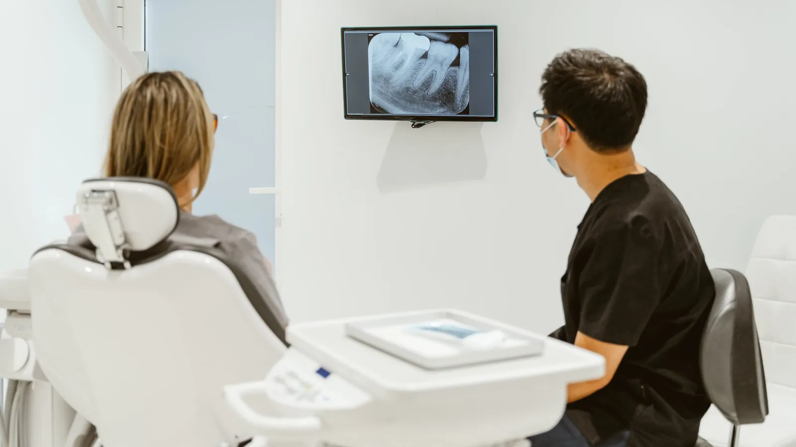 Root Canal or Extraction: Which Is Right for Your Tooth?
