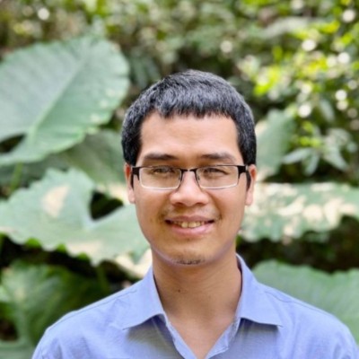 [headshot] image of satisfied customer shaking hands with company representative (for a fintech company)