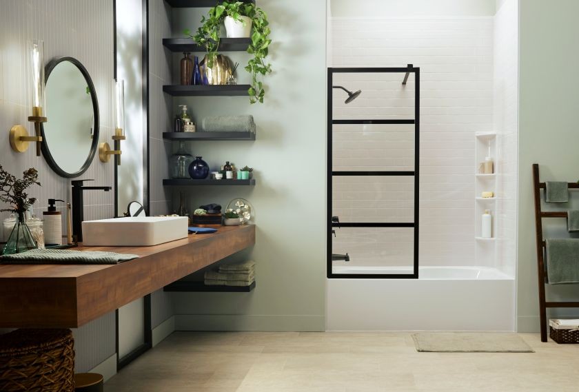 Bathroom remodeling in NYC—custom PermaFit™ tub and wall surround by Bath Fitter