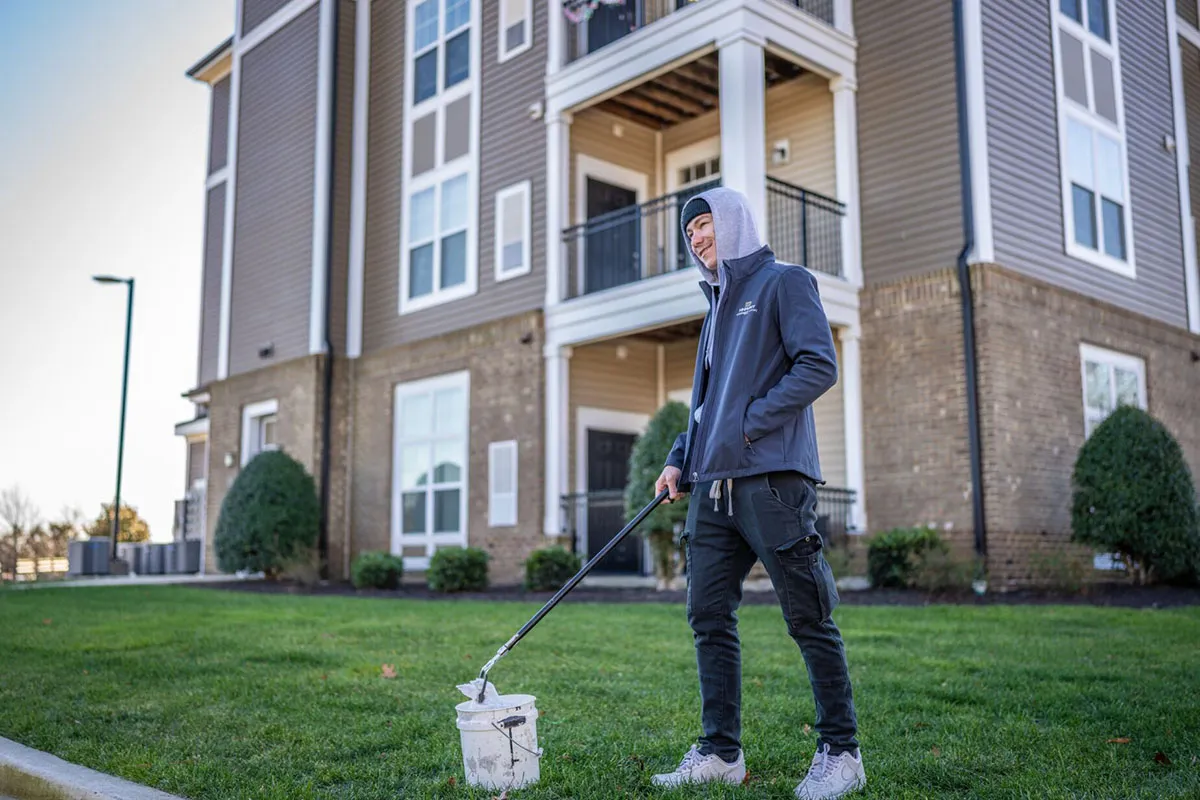 HHHunt Apartment Living employee at work