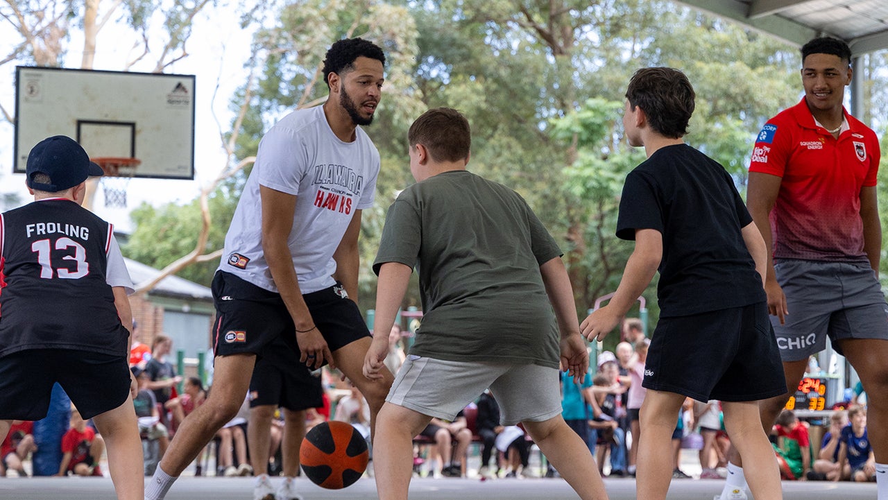 Hawks, Dragons team up with IAMS at Hayes Park Public