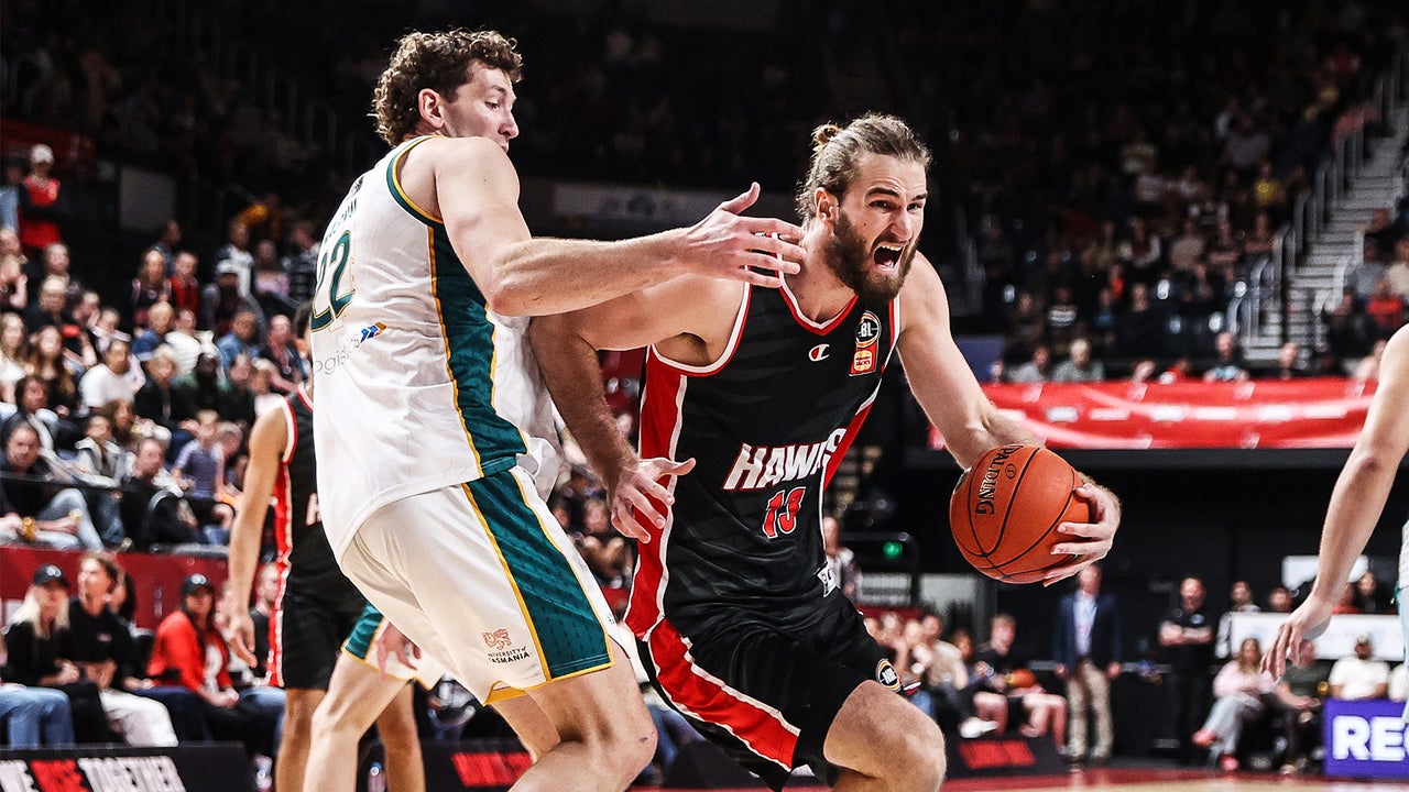 Hawks bounce back in front of home fans