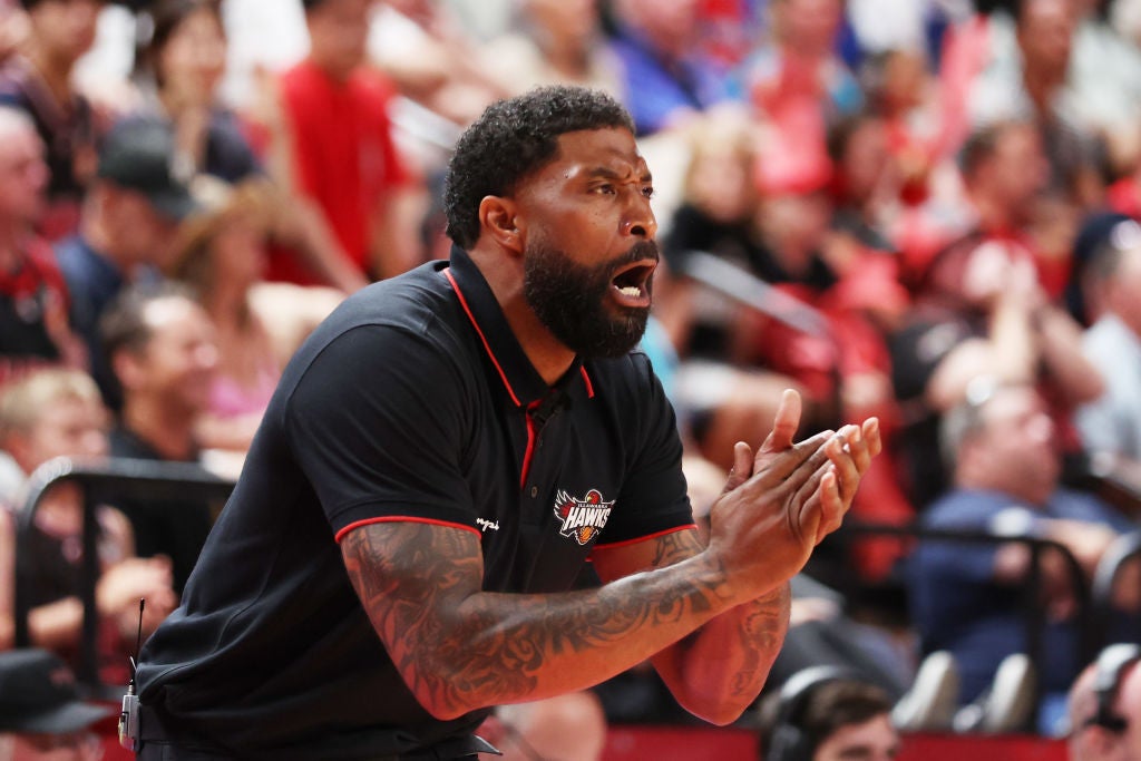 Hawks soar in win over Bullets