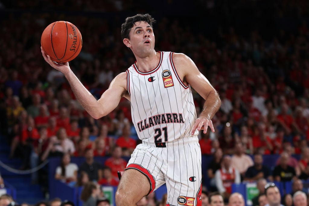 Hawks rebound in style with win in Perth