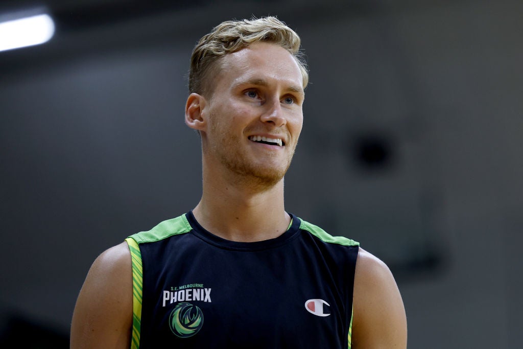 Kyle Adnam joins the Hawks