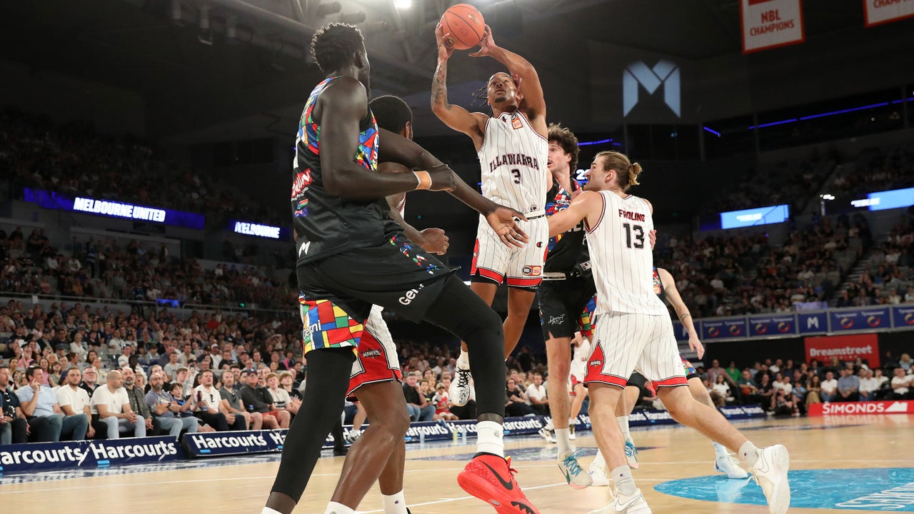 United Too Good for Hawks in Melbourne