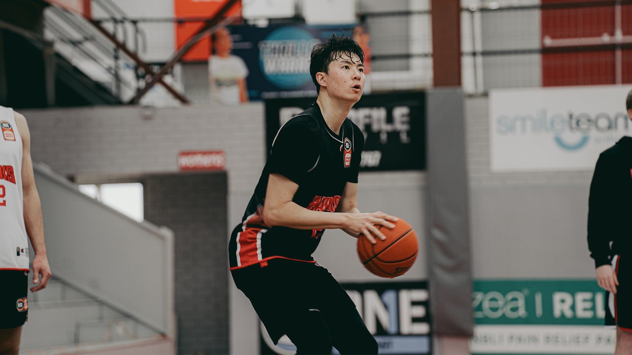 Shooting star Lee's Curry comparison